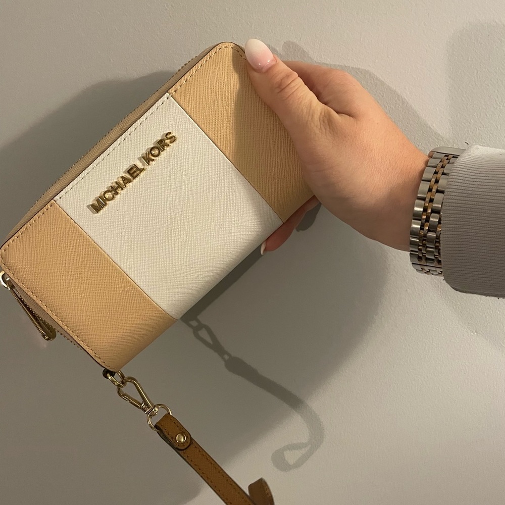 MK wristlet